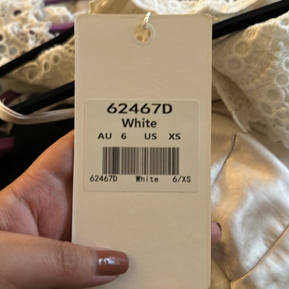 White off the shoulder midi dress - Picture 10 of 10